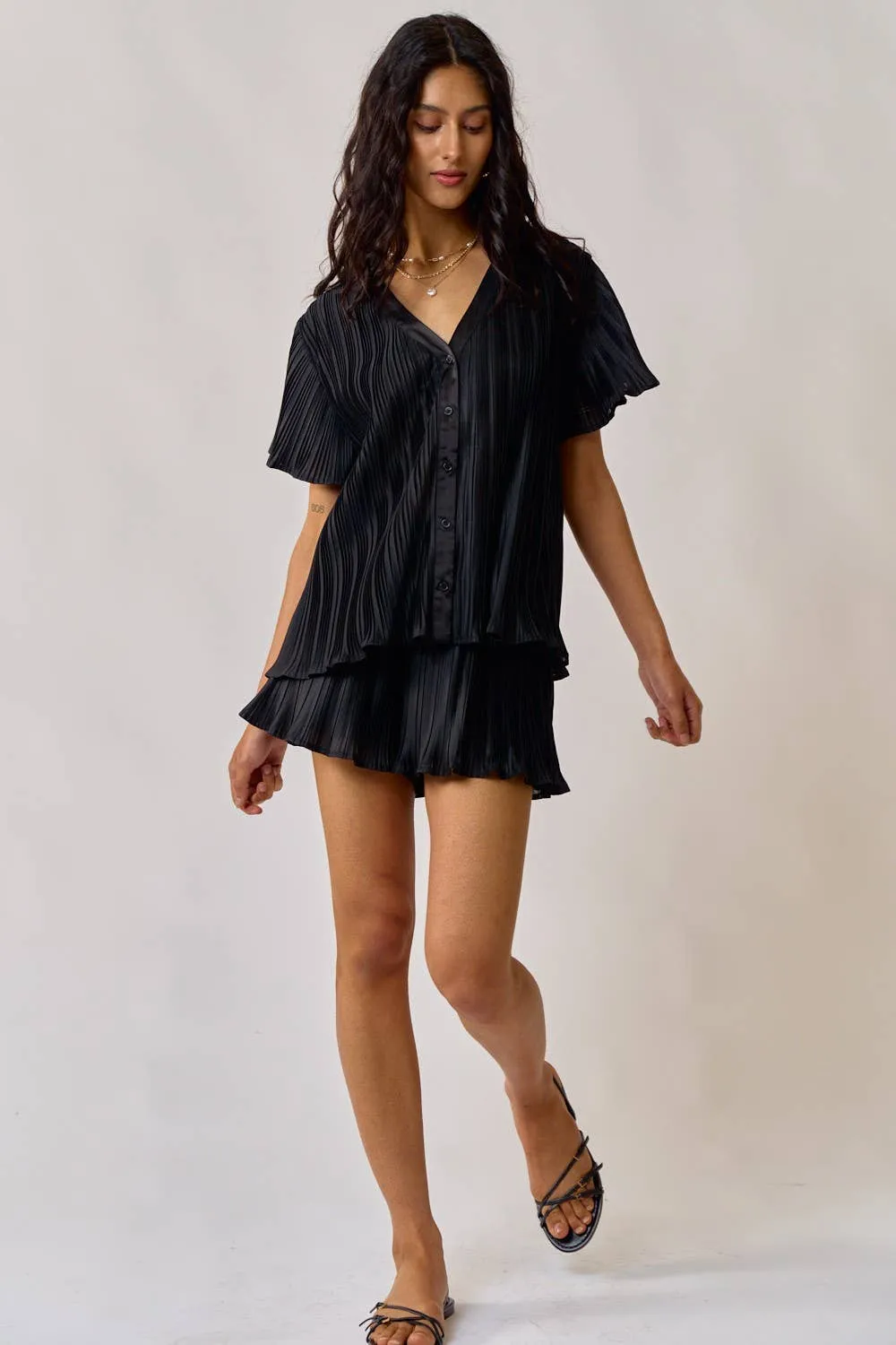 FEMME AND FLOWY PLEATED SHIRT TOP AND SHORTS SET BLACK / M